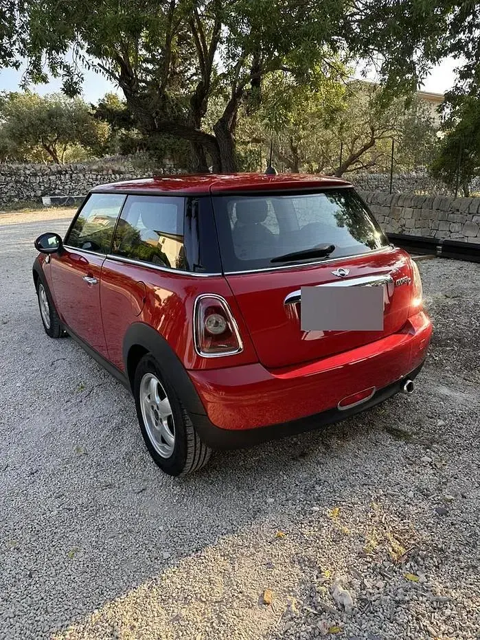 Usata Mini Cooper 109 CV (80 kW) 2009 Rosso Utilitaria