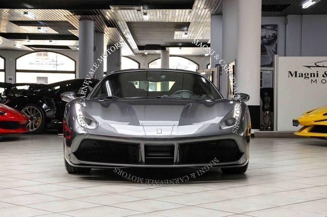 Usata Ferrari 488 670 CV (492 kW) 2016 Grigio silverstone Coupé