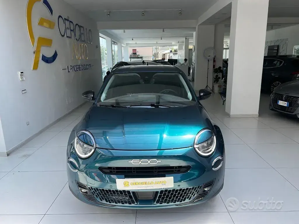 Usata Fiat 600 136 CV (100 kW) 2025 Blu metallizzato SUV