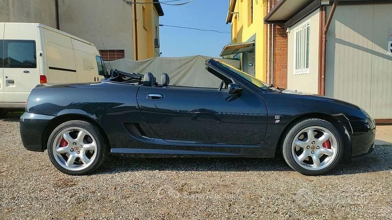 Usata MG TF 116 CV (85 kW) 2004 Nero / metallizzato Cabrio