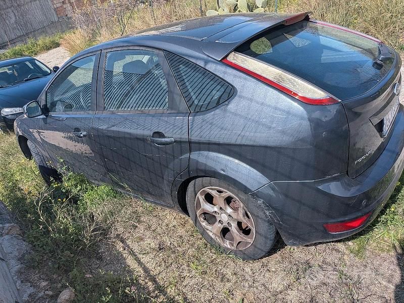 Usata Ford Focus 2010 Grigio Berlina