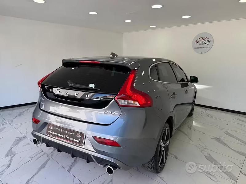 Usata Volvo V40 R-Design 150 CV (110 kW) 2018 Grigio Berlina