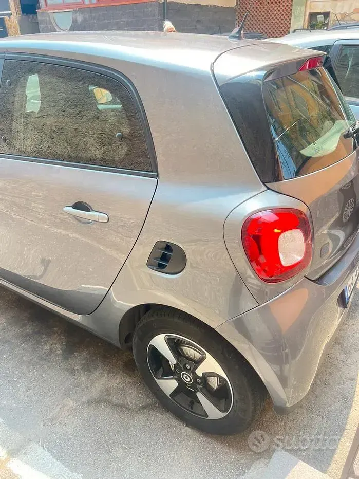Usata Smart ForFour Electric Drive 41 kW (56 CV) 2022 Grigio Berlina