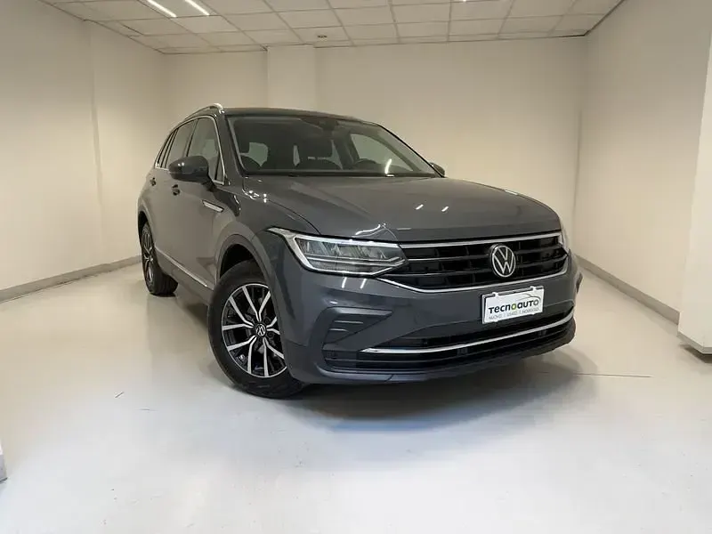 Usata VW Tiguan Life 150 CV (110 kW) 2022 Grigio SUV