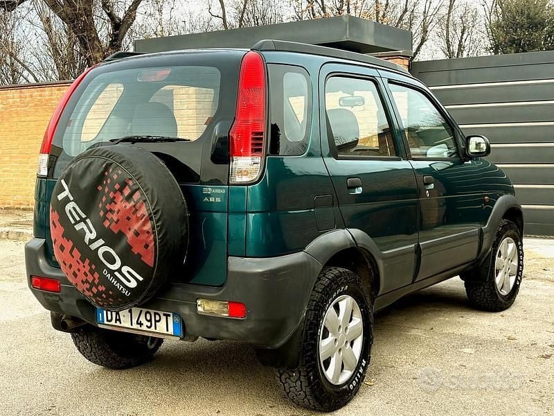 Usata Daihatsu Terios 86 CV (63 kW) 2006 Verde SUV
