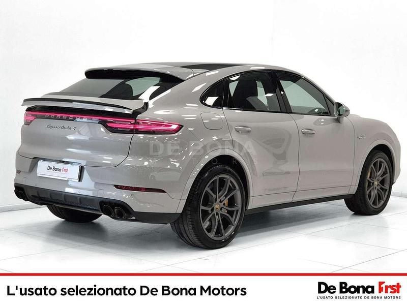 Usata Porsche Cayenne Coupe Turbo S E-Hybrid 680 CV (500 kW) 2019 Grigio gesso Coupé