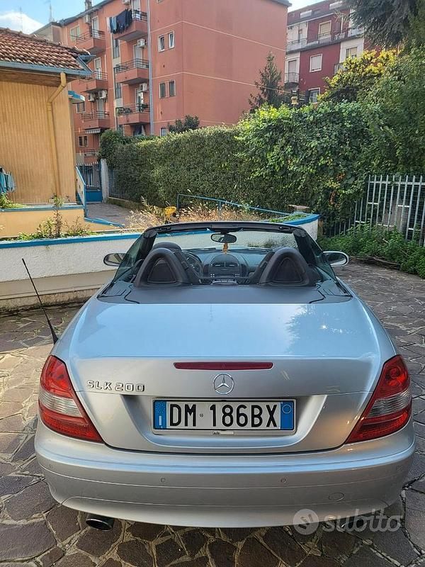 Usata Mercedes SLK200 163 CV (119 kW) 2007 Grigio Cabrio