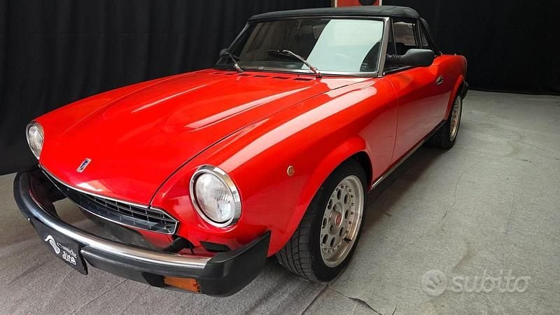 Usata Fiat 124 Spider 105 CV (77 kW) 1984 Rosso Cabrio