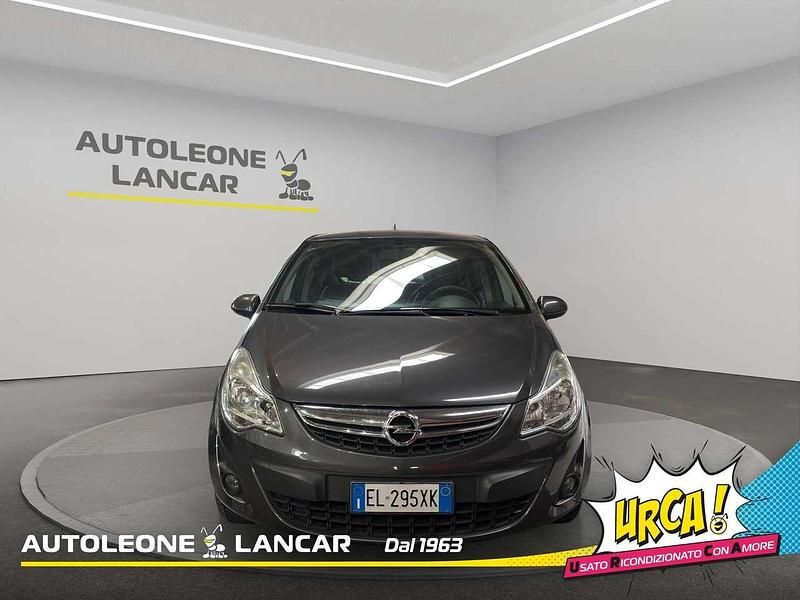 Usata Opel Corsa Edition 75 CV (55 kW) 2012 Grigio Berlina