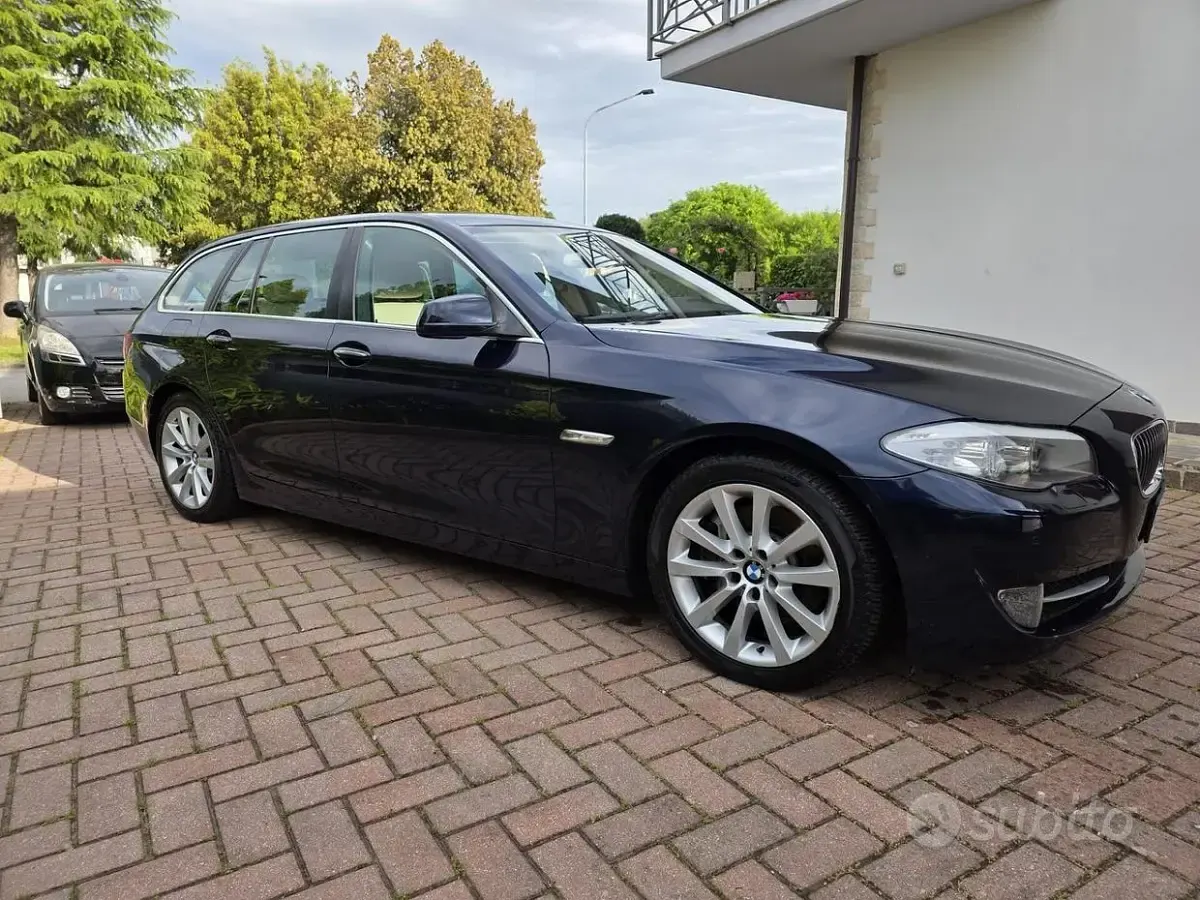 Usata BMW 530 245 CV (180 kW) 2012 Blu Station wagon