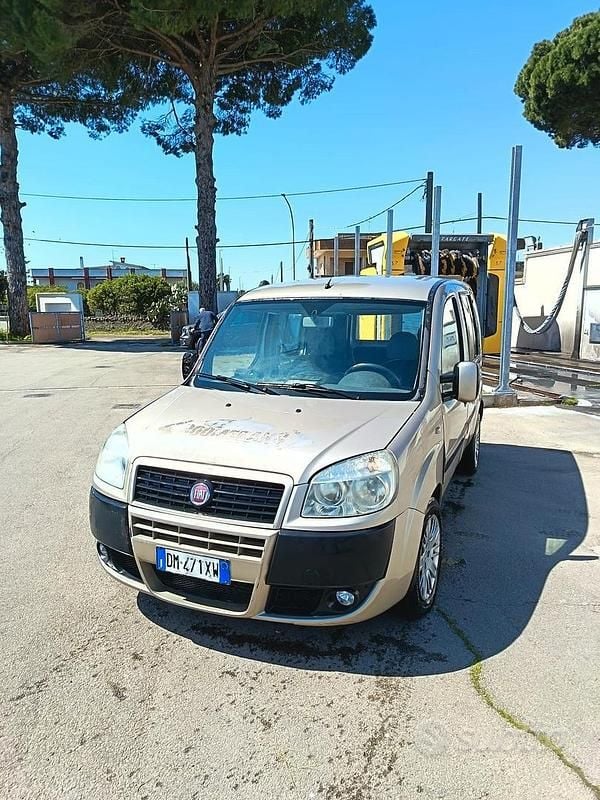 Usata Fiat Doblò 120 CV (88 kW) 2008 Monovolume