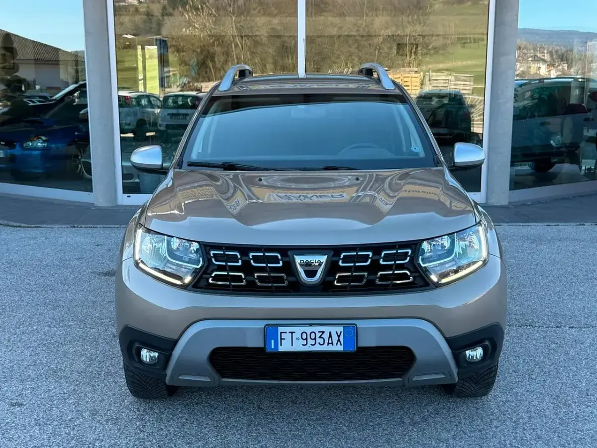 Usado Dacia Duster Prestige 116 CV (85 kW) 2019 Plateado SUV