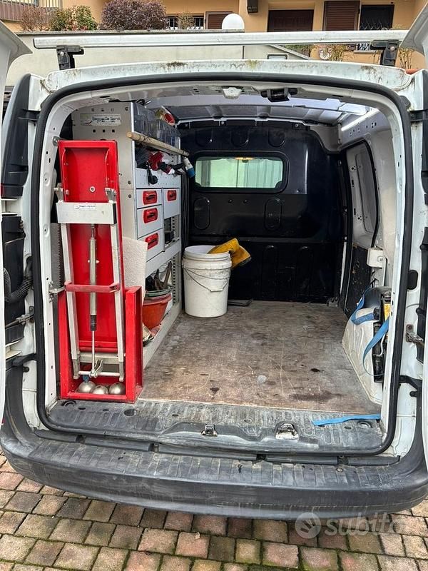 Usata Renault Kangoo 85 CV (62 kW) 2012 Monovolume