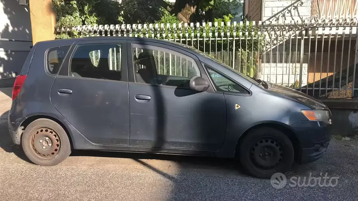 Usata Mitsubishi Colt 75 CV (55 kW) 2010 Blu Utilitaria