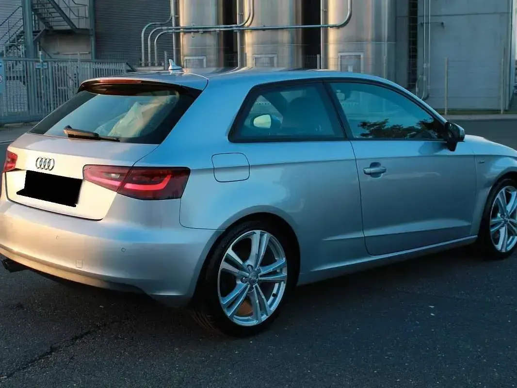 Usata Audi A3 Ambiente 140 CV (102 kW) 2005 Argento Utilitaria