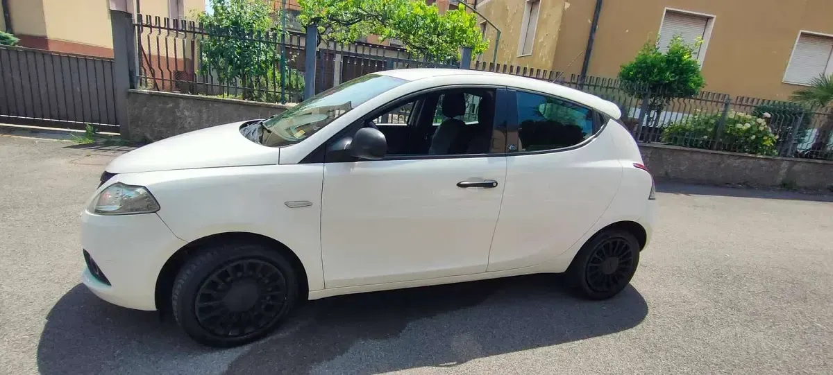 Usata Lancia Ypsilon S 69 CV (50 kW) 2018 Bianco Utilitaria