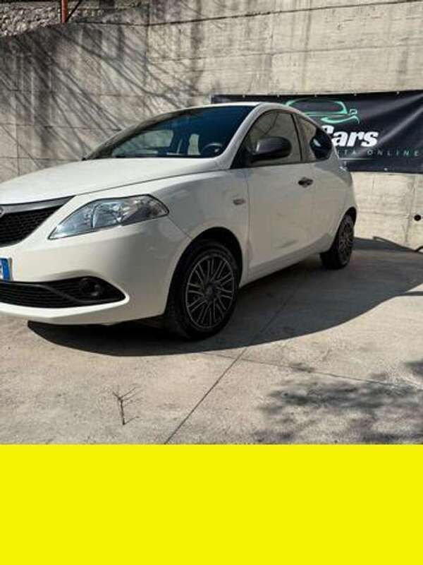 Bianco Usata 2019 Lancia Ypsilon Due volumi | 8500 € (Buon prezzo) - Immagine 1/4