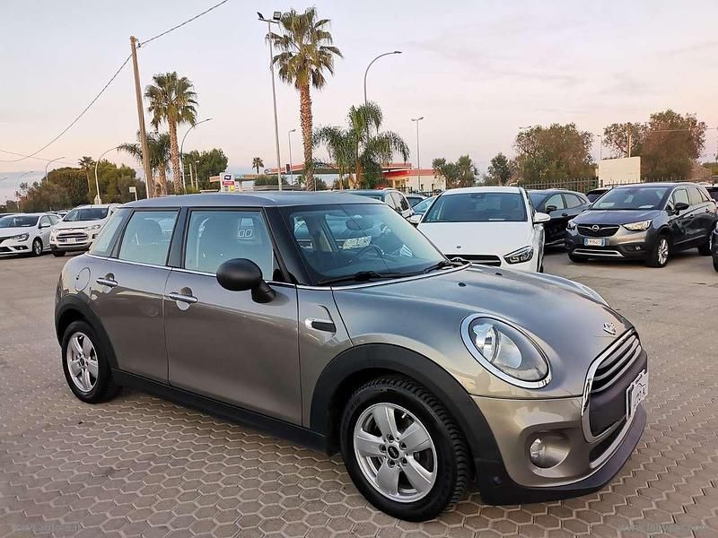 Usata Mini Cooper 95 CV (69 kW) 2018 Grigio Utilitaria