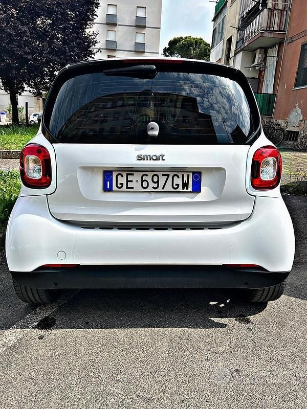 Usata Smart ForTwo Electric Drive 60 kW (82 CV) 2018 Bianco Coupé