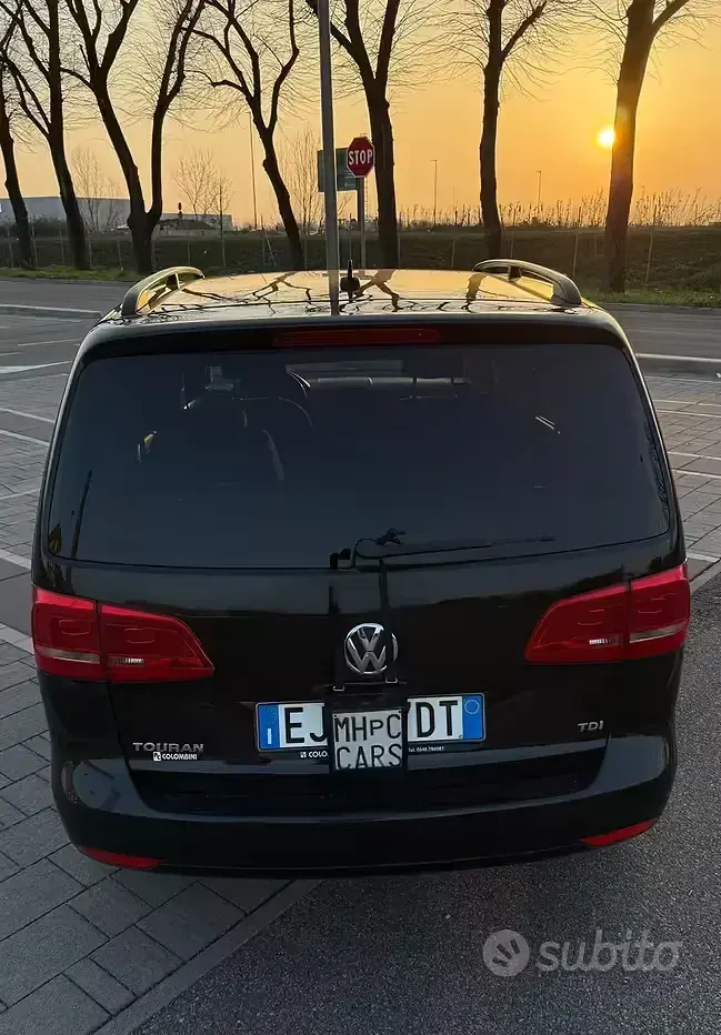 Usata VW Touran Comfortline 105 CV (77 kW) 2011 Nero Monovolume