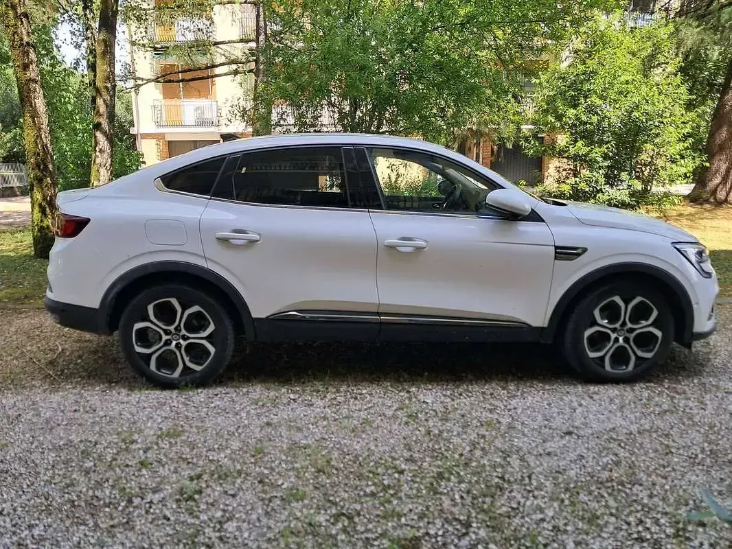 Usata Renault Arkana Intens 140 CV (102 kW) 2021 Bianco SUV