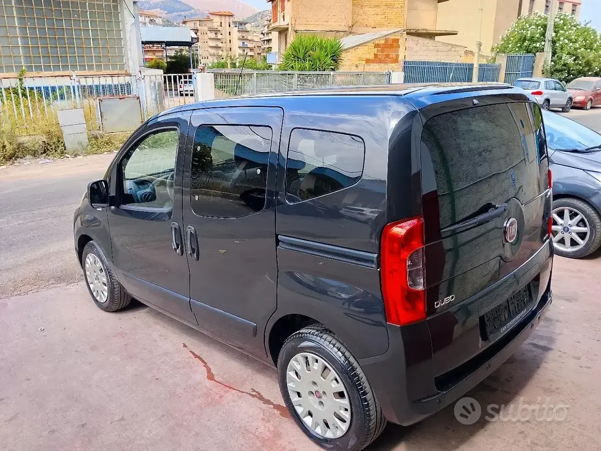 Usata Fiat Qubo Trekking 75 CV (55 kW) 2015 Nero Monovolume