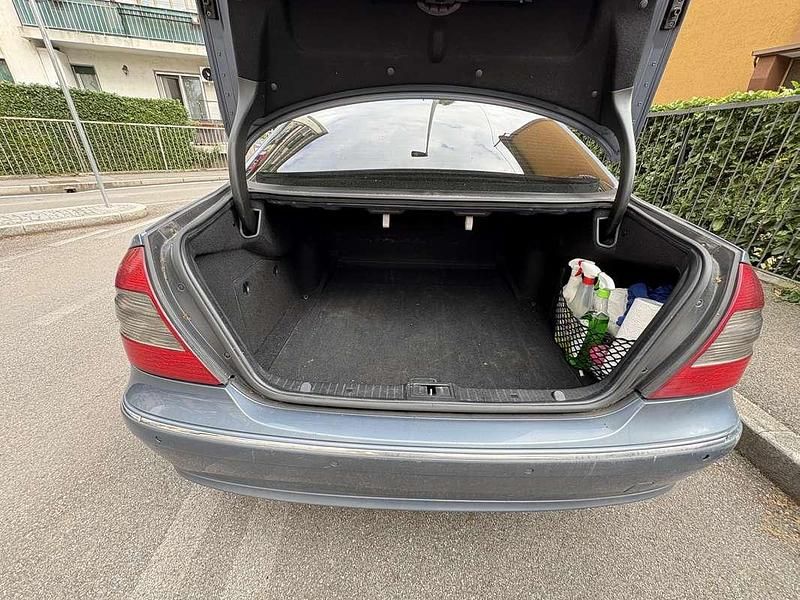 Usata Mercedes E200 Elegance 184 CV (135 kW) 2006 Berlina