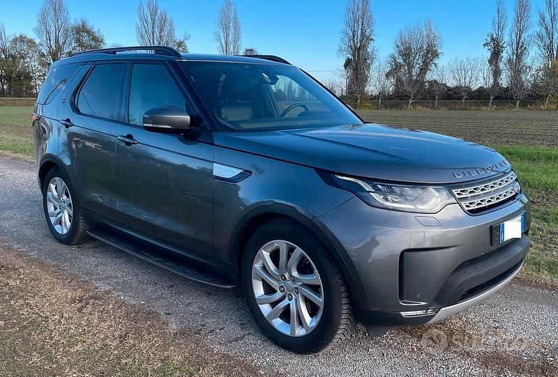 Grigio Usata 2017 Land Rover Discovery 5 HSE SUV | 21.400 € (Molto cara) - Immagine 1/4