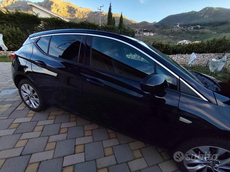 Usata Opel Astra 110 CV (80 kW) 2019 Nero Berlina