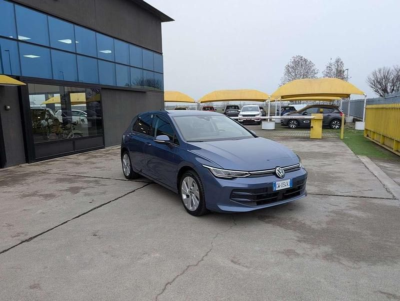 Usata VW Golf VIII Edition 116 CV (85 kW) 2024 Blu/azzurro Berlina