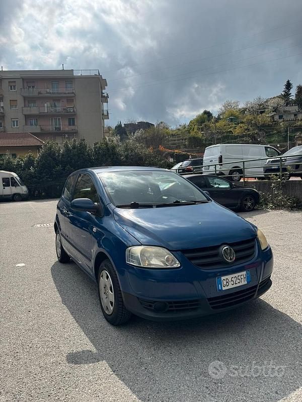 Usata VW Fox Sport 54 CV (39 kW) 2005 Blu Utilitaria