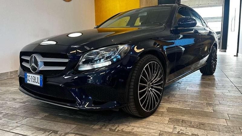 Blu Usata 2019 Mercedes C220 Executive Tre volumi | 21.800 € (Buon prezzo) - Immagine 1/4