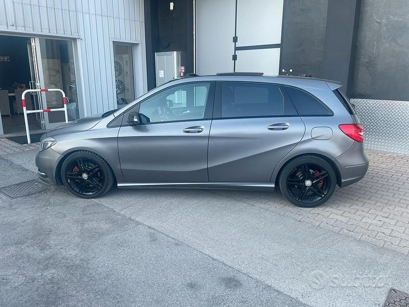 Usata Mercedes B220 Premium 177 CV (130 kW) 2014 Grigio Monovolume