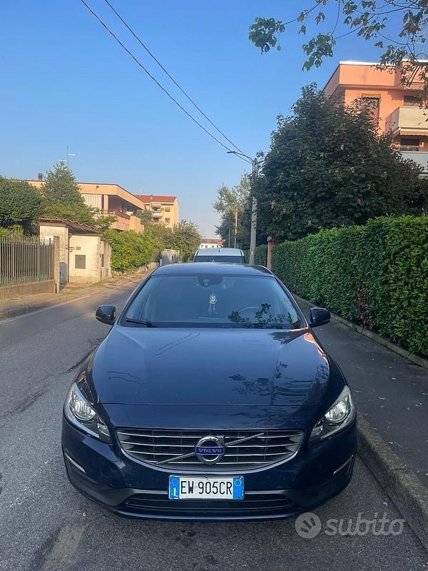 Usata Volvo V60 2014 Blu Station wagon