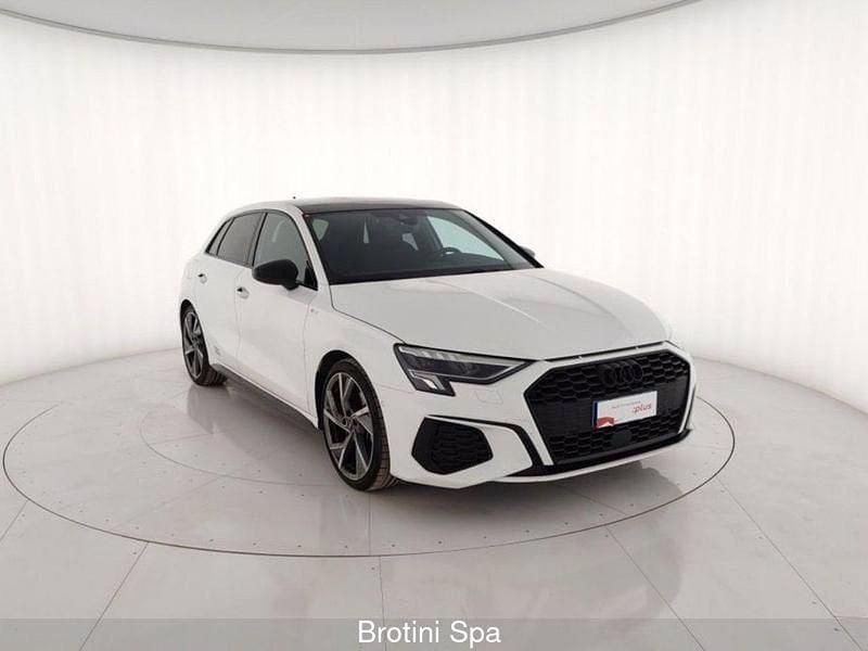 Usata Audi A3 Sportback e-tron 150 CV (110 kW) 2024 Bianco pastello Utilitaria