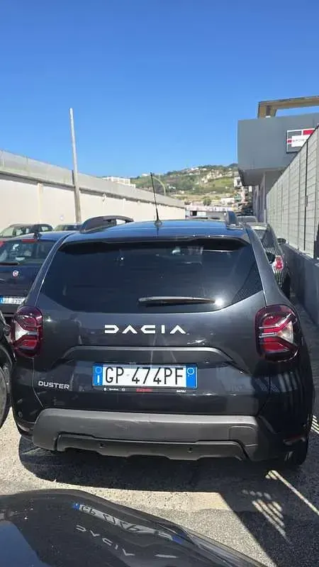Usata Dacia Duster Journey 101 CV (74 kW) 2023 Grigio SUV