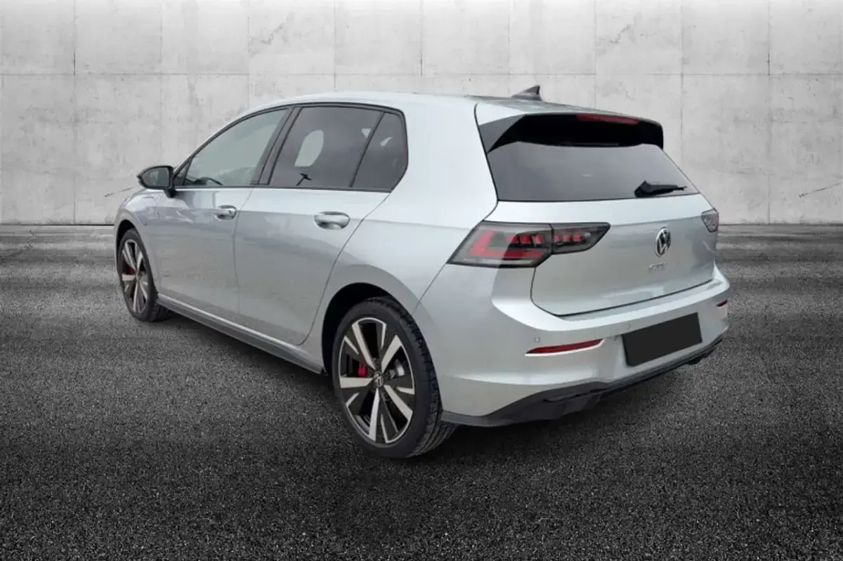 Usata VW Golf VIII GTE 272 CV (200 kW) 2025 Argento Berlina