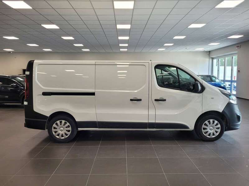 Usata Opel Vivaro 120 CV (88 kW) 2018 Bianco Monovolume