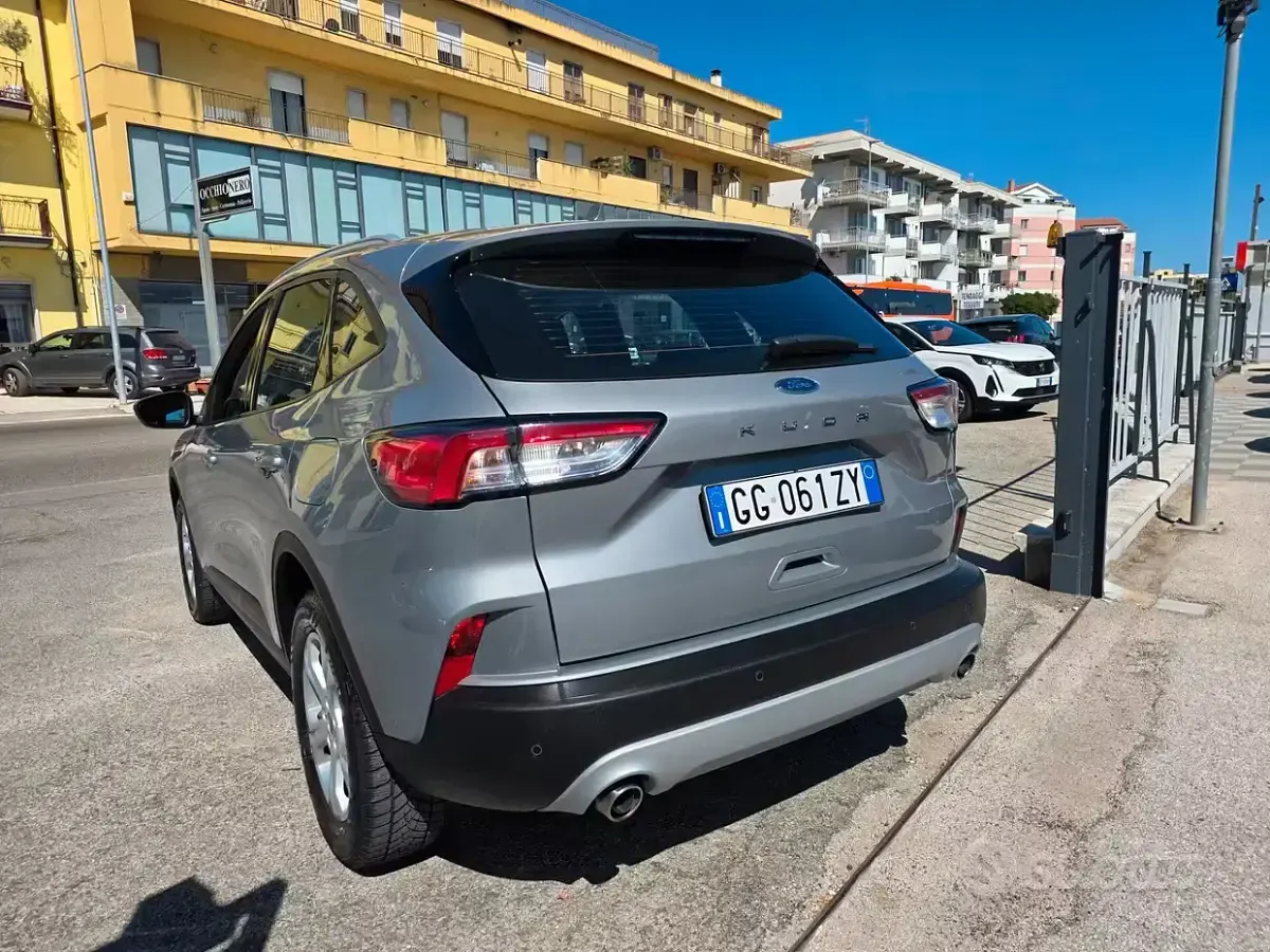 Usata Ford Kuga Business Edition 120 CV (88 kW) 2021 Grigio SUV