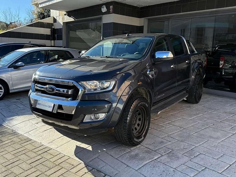 Usata Ford Ranger Limited 160 CV (117 kW) 2016 Grigio Pick-up