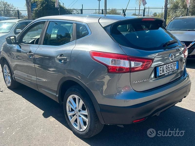 Usata Nissan Qashqai Acenta 110 CV (80 kW) 2015 Grigio SUV