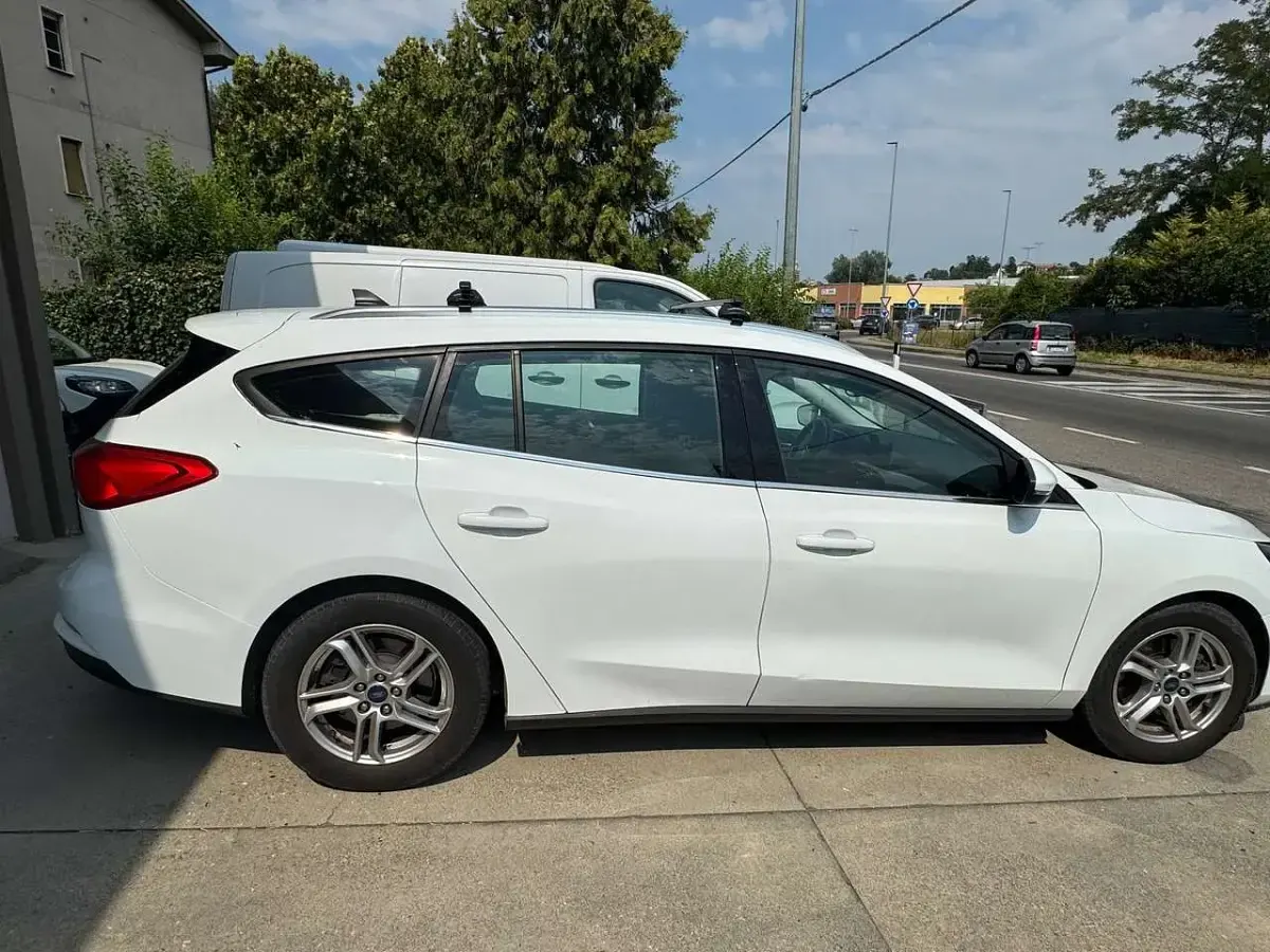 Usata Ford Focus 120 CV (88 kW) 2021 Bianco Station wagon
