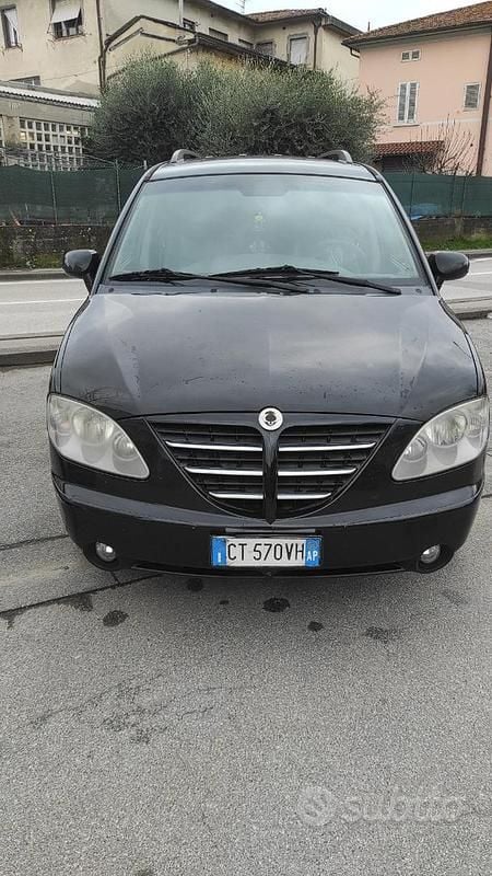 Nero Usata 2005 Ssangyong (KGM) Rodius Monovolume | 3500 € - Immagine 1/4