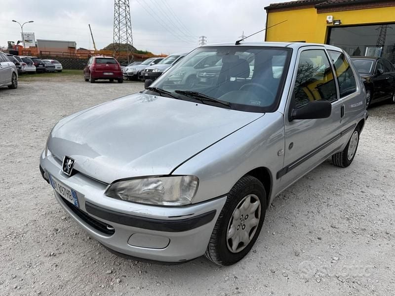 Usata Peugeot 106 60 CV (44 kW) 2002 Grigio Utilitaria