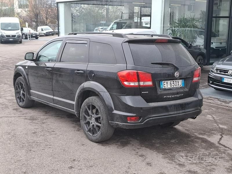 Usata Fiat Freemont Black Code 170 CV (125 kW) 2015 Nero SUV