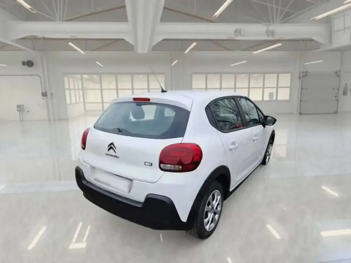 Usata Citroën C3 Business Class 102 CV (75 kW) 2022 Bianco Utilitaria