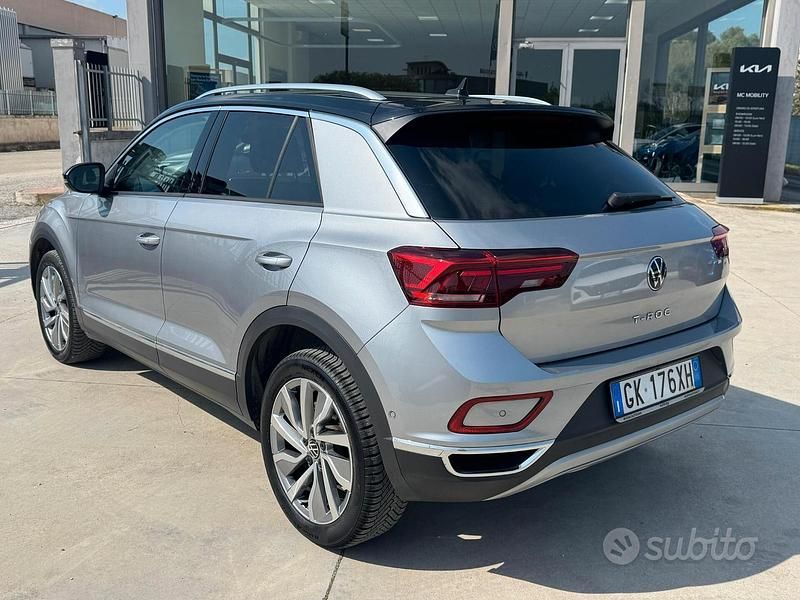 Usata VW T-Roc 150 CV (110 kW) 2023 Grigio SUV