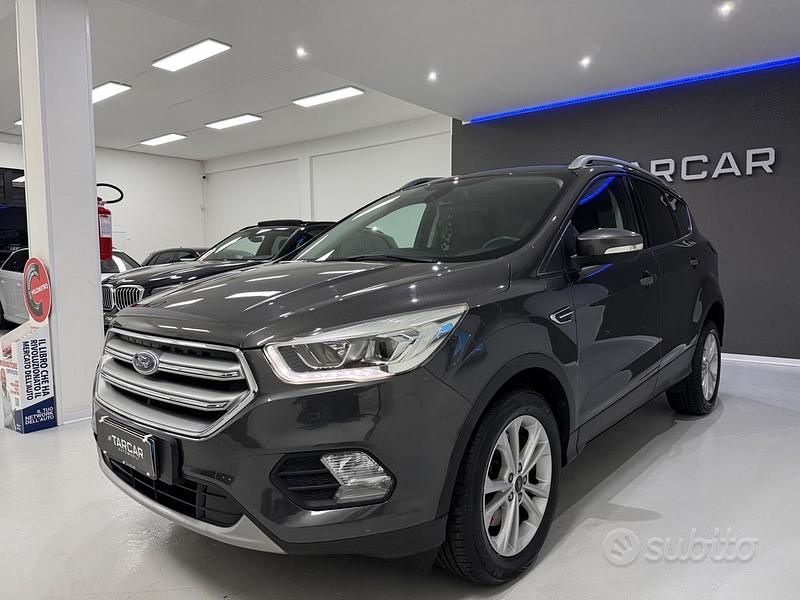 Usata Ford Kuga Titanium 120 CV (88 kW) 2018 Grigio SUV