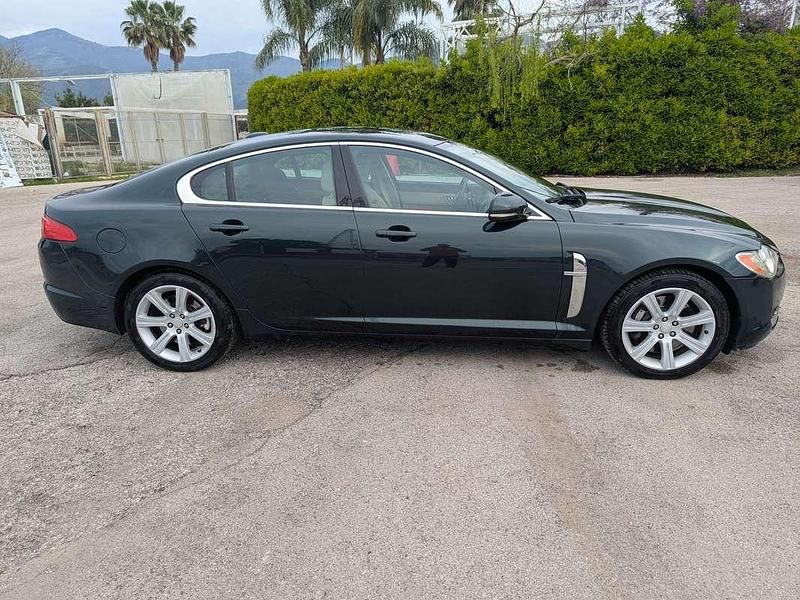Usata Jaguar XF Luxury 241 CV (177 kW) 2009 Verde Berlina