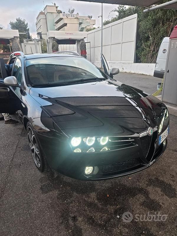Usata Alfa Romeo 159 Distinctive 136 CV (100 kW) 2011 Nero Station wagon